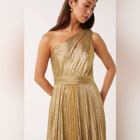 Ever New Elegant Gold Metallic One-Shoulder Cut Out Pleated Maxi Dress (Size 4) - Picture 3 of 15